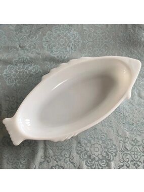 Glassbake vintage White Milk glass Fish-Shaped Serving Platter